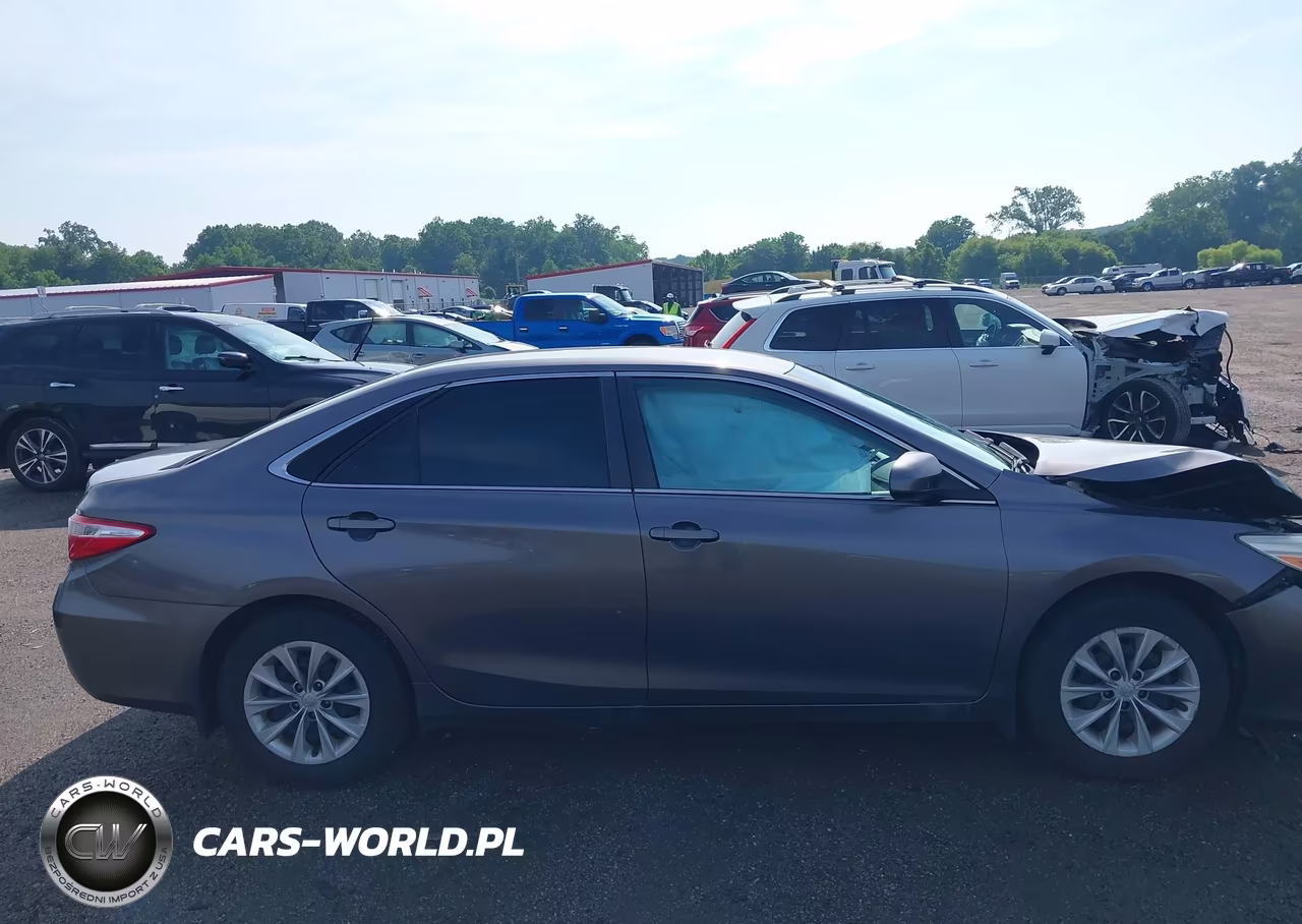 2016 Toyota Camry Le VIN:4T1BF1FK4GU122137 - 13
