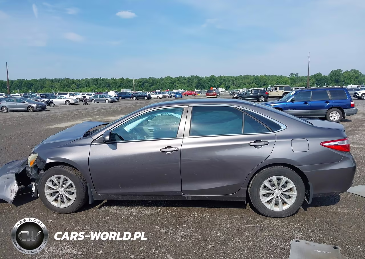 2016 Toyota Camry Le VIN:4T1BF1FK4GU122137 - 14