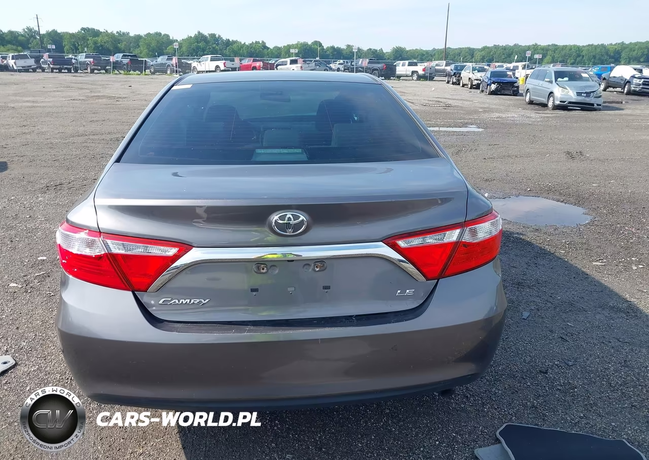 2016 Toyota Camry Le VIN:4T1BF1FK4GU122137 - 16
