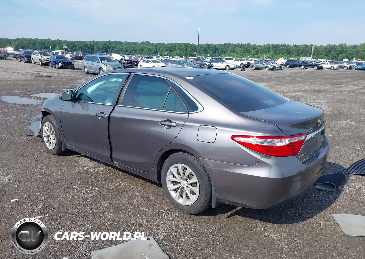 2016 Toyota Camry Le VIN:4T1BF1FK4GU122137 - 3