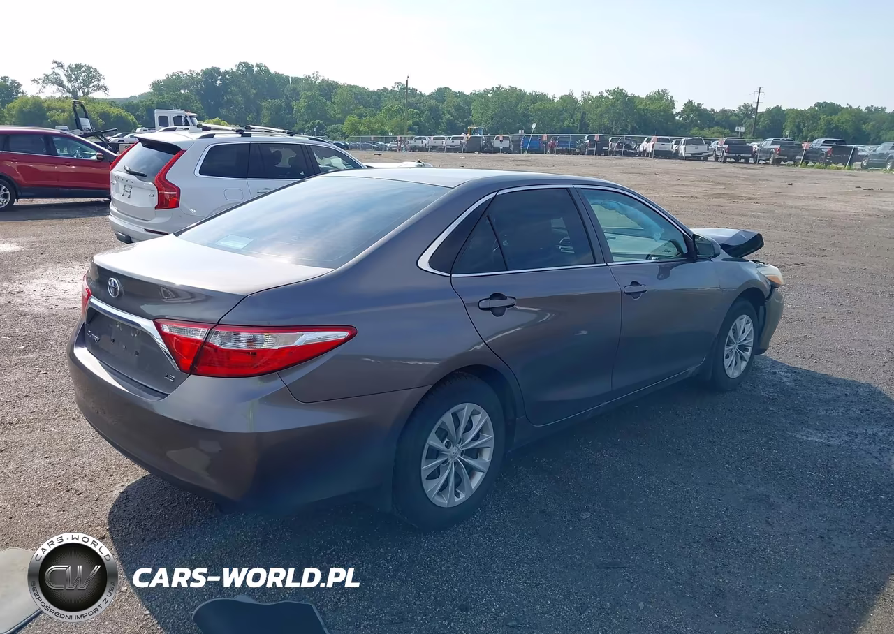 2016 Toyota Camry Le VIN:4T1BF1FK4GU122137 - 4