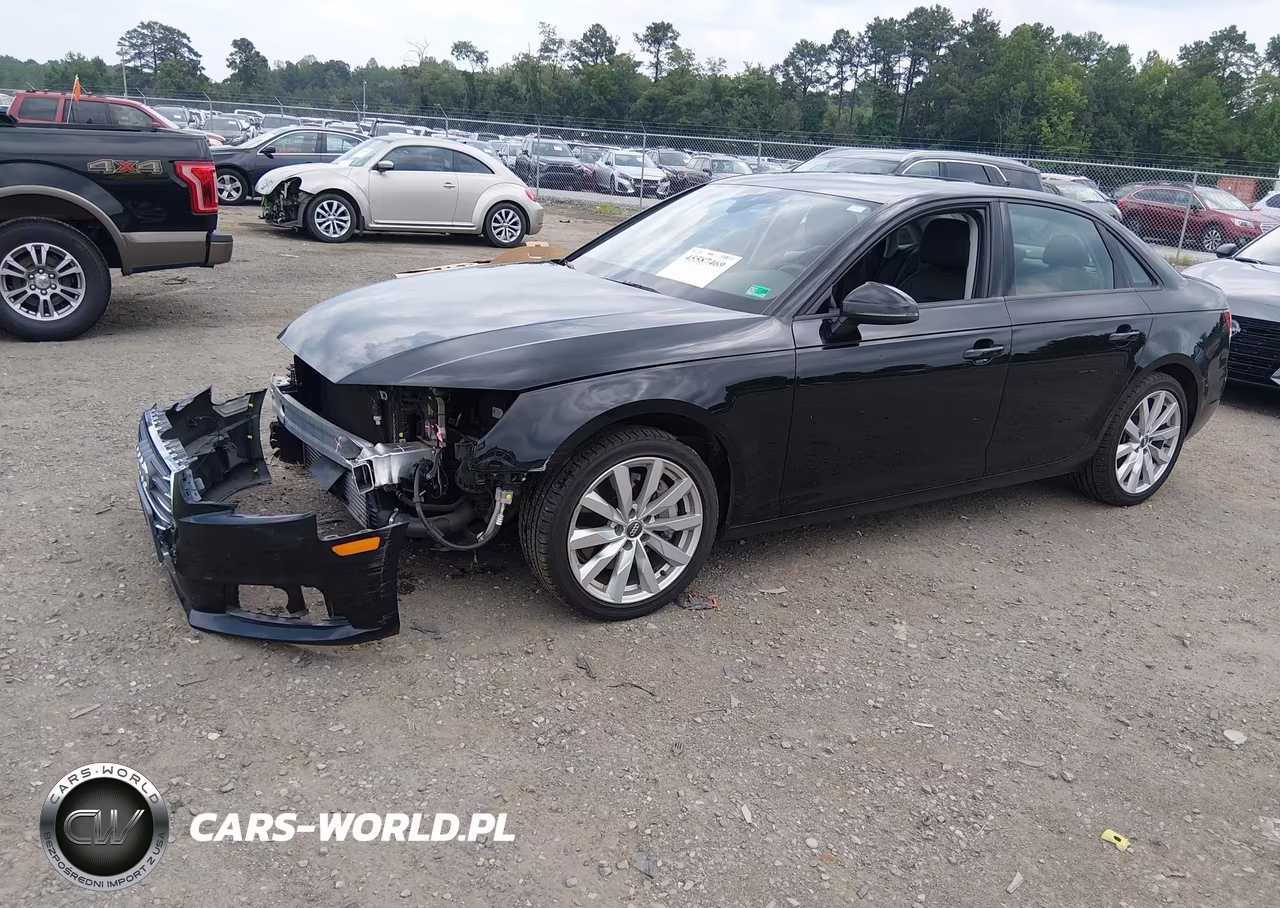 2017 Audi A4 Premium VIN:WAUANAF49HN010530 - 2