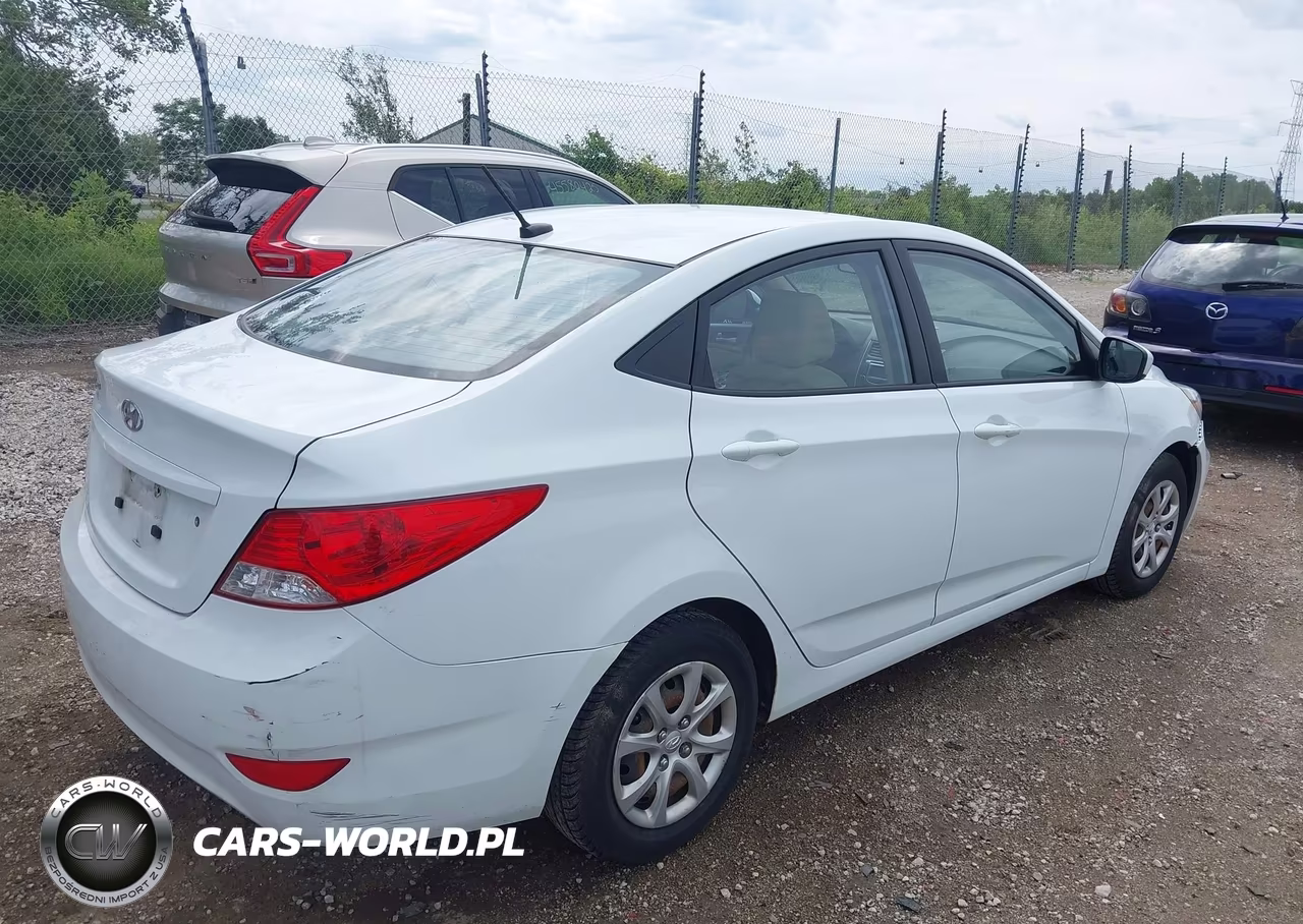 2013 Hyundai Accent Gls VIN:KMHCT4AE5DU420434 - 4