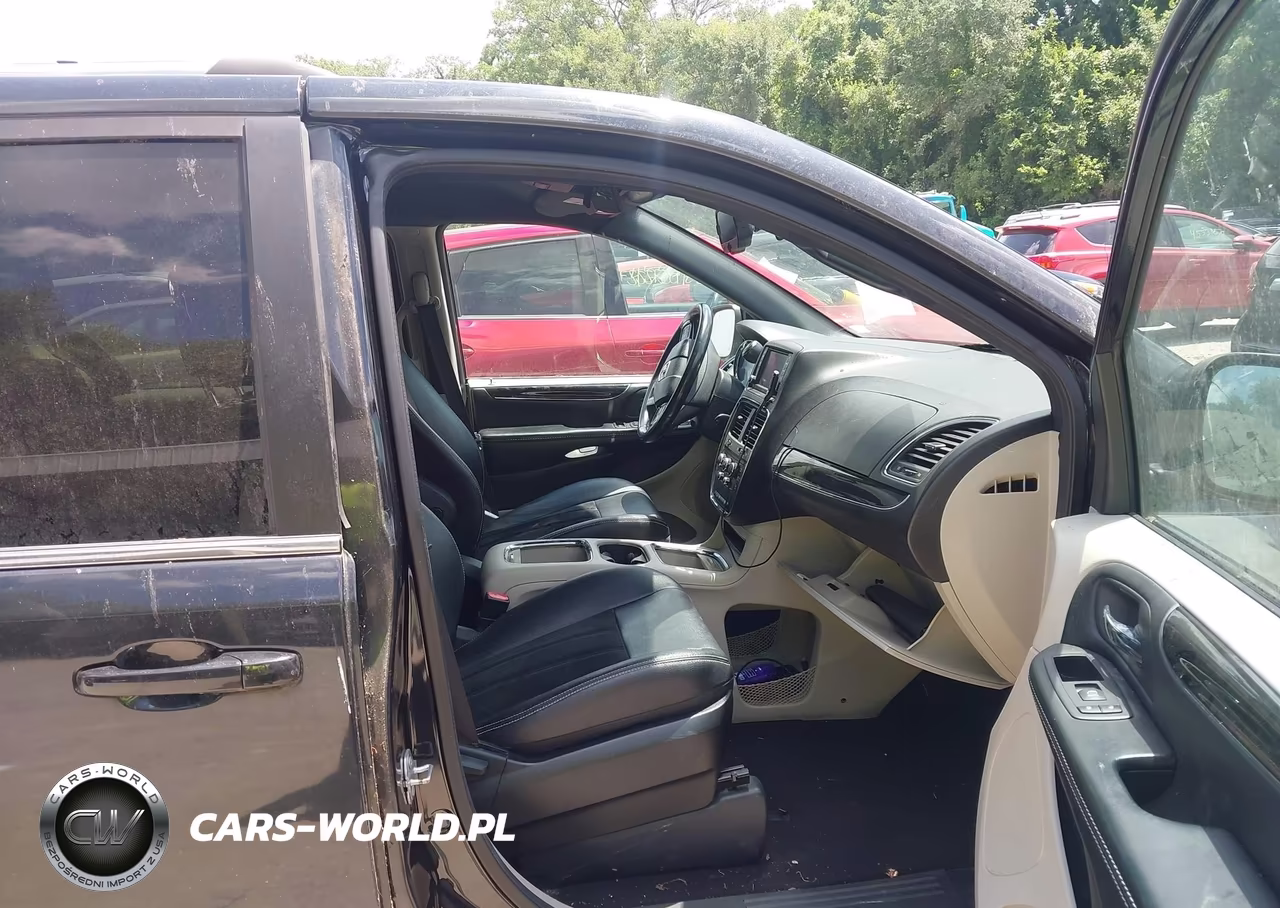 2018 Dodge Grand Caravan Sxt VIN:2C4RDGCG1JR208909 - 5