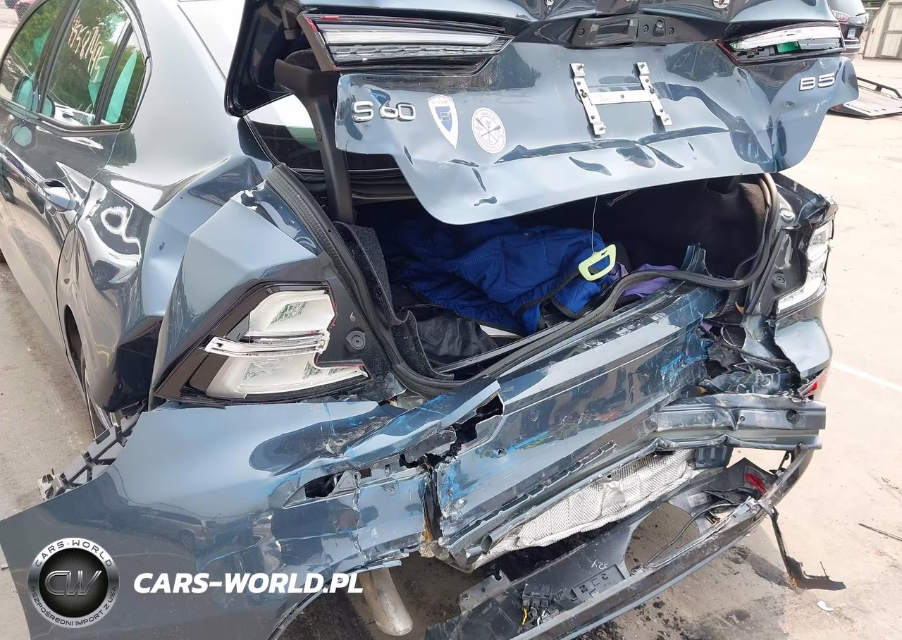 2023 Volvo S60 B5 Core Dark Theme VIN:7JRL12FV0PG236224 - 6