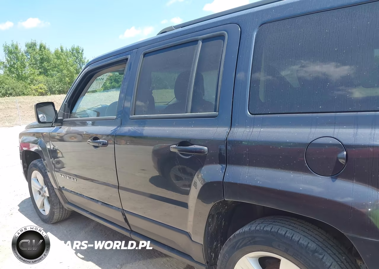 2016 Jeep Patriot Latitude VIN:1C4NJPFA4GD574731 - 14