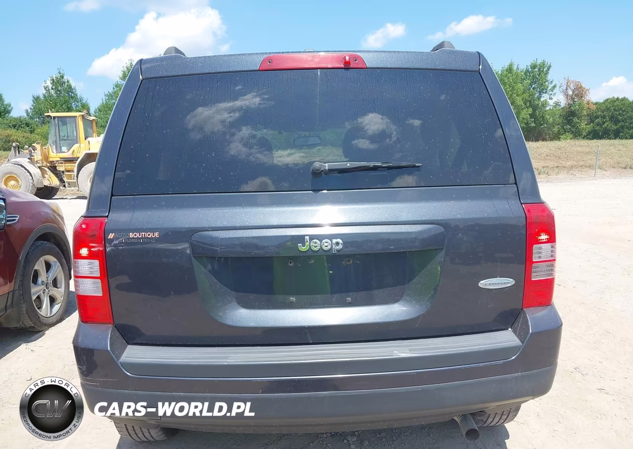 2016 Jeep Patriot Latitude VIN:1C4NJPFA4GD574731 - 16