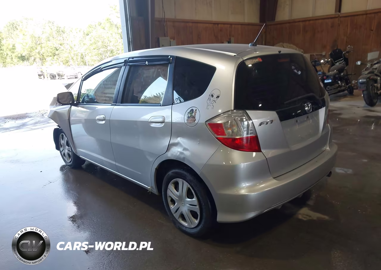 2011 Honda Fit VIN:JHMGE8H38BS009757 - 3