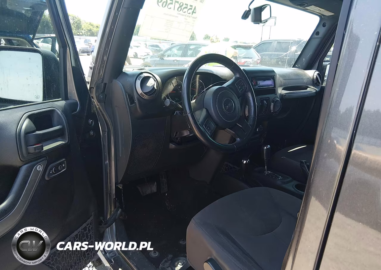 2017 Jeep Wrangler Unlimited Sport VIN:1C4HJWDG2HL621440 - 18
