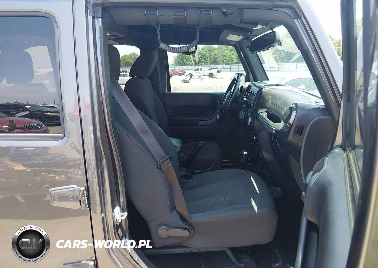 2017 Jeep Wrangler Unlimited Sport VIN:1C4HJWDG2HL621440 - 5