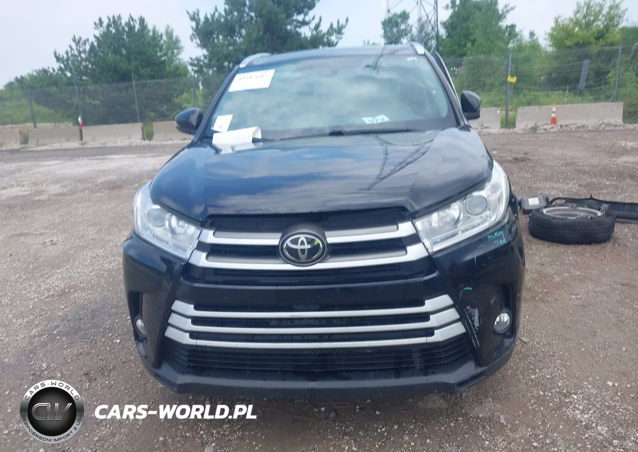2019 Toyota Highlander Xle VIN:5TDJZRFH8KS589794 - 12