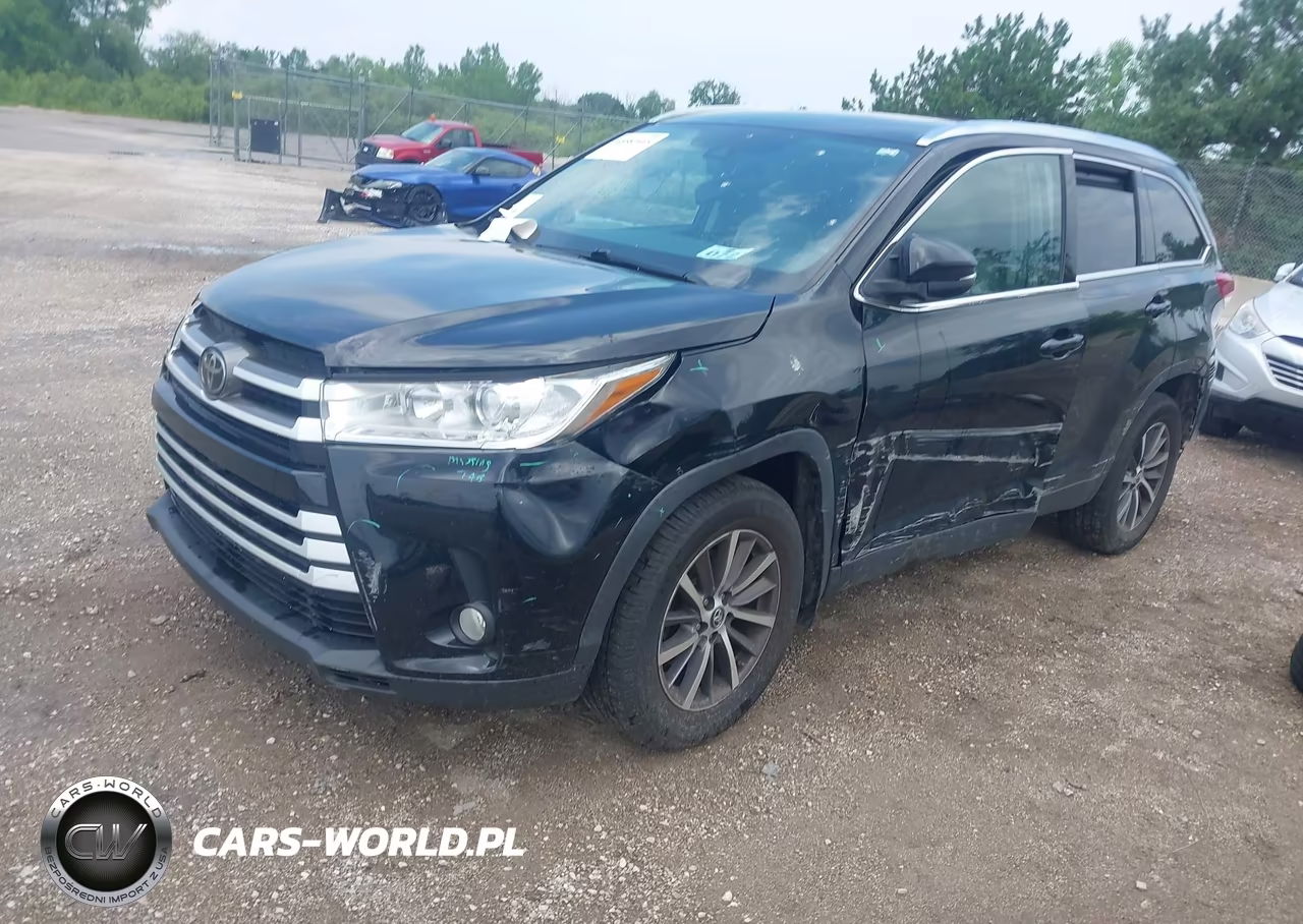 2019 Toyota Highlander Xle VIN:5TDJZRFH8KS589794 - 2