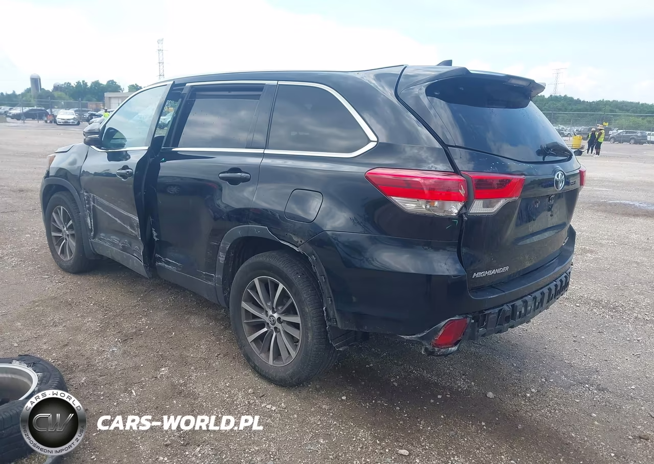 2019 Toyota Highlander Xle VIN:5TDJZRFH8KS589794 - 3