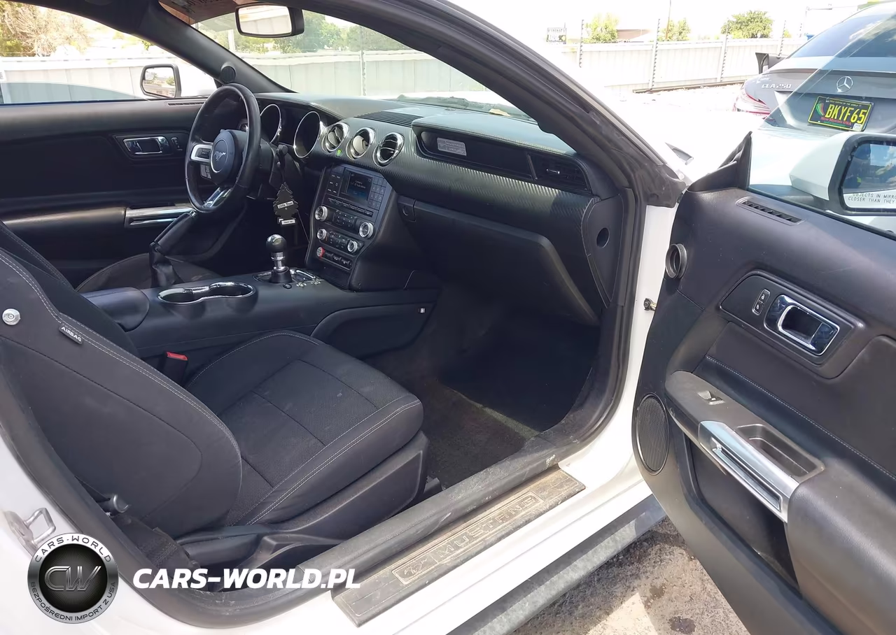2017 Ford Mustang V6 VIN:1FA6P8AMXH5272582 - 5