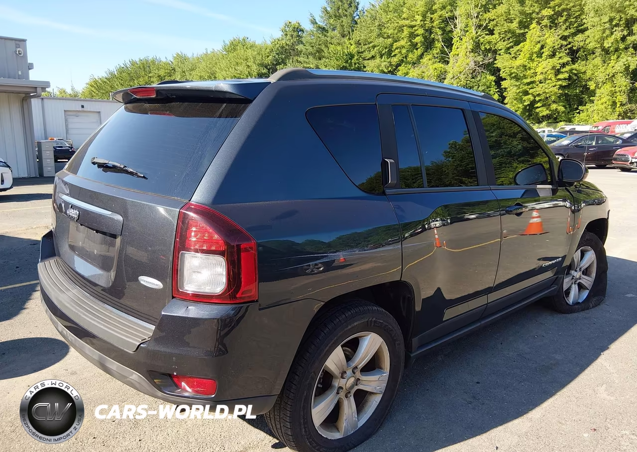 2014 Jeep Compass Latitude VIN:1C4NJDEBXED816573 - 4