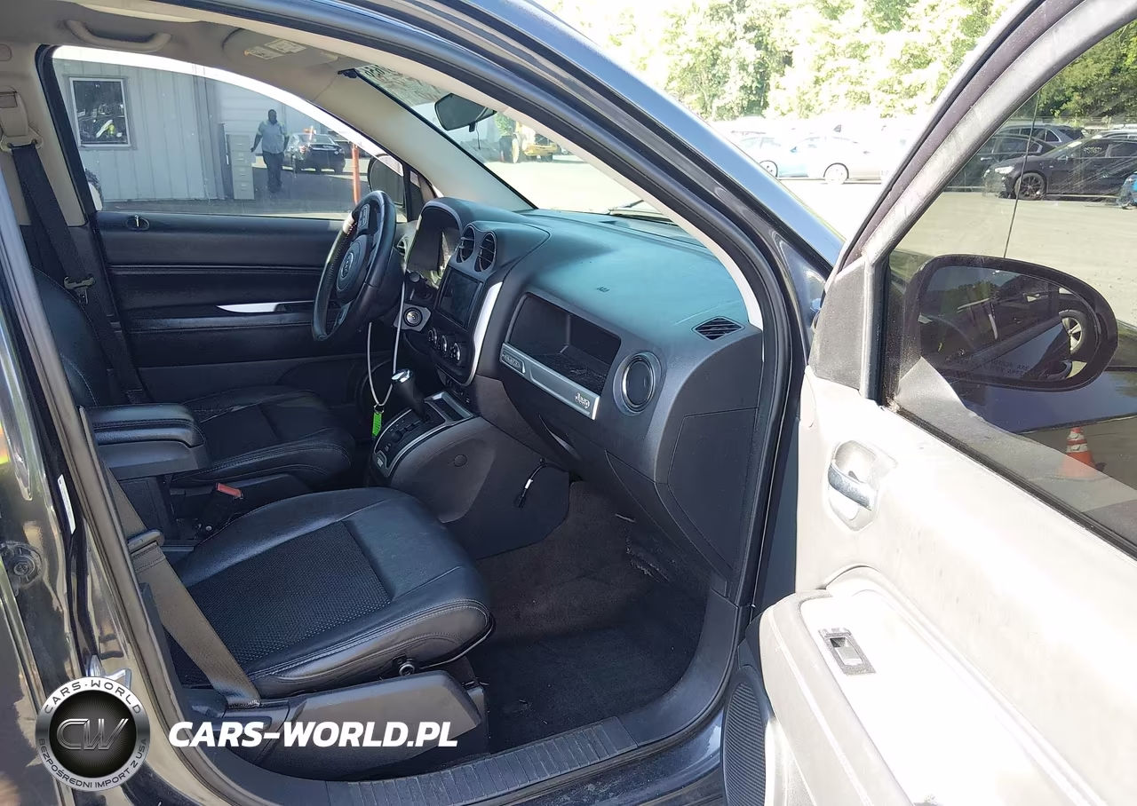 2014 Jeep Compass Latitude VIN:1C4NJDEBXED816573 - 5