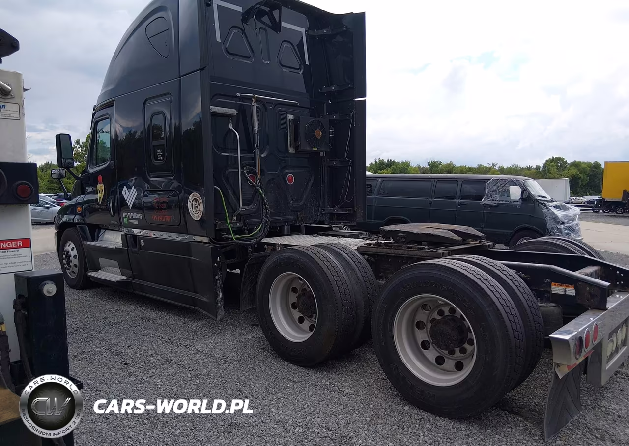 2015 Freightliner Cascadia 125 VIN:3AKJGLD50FSGF7097 - 14