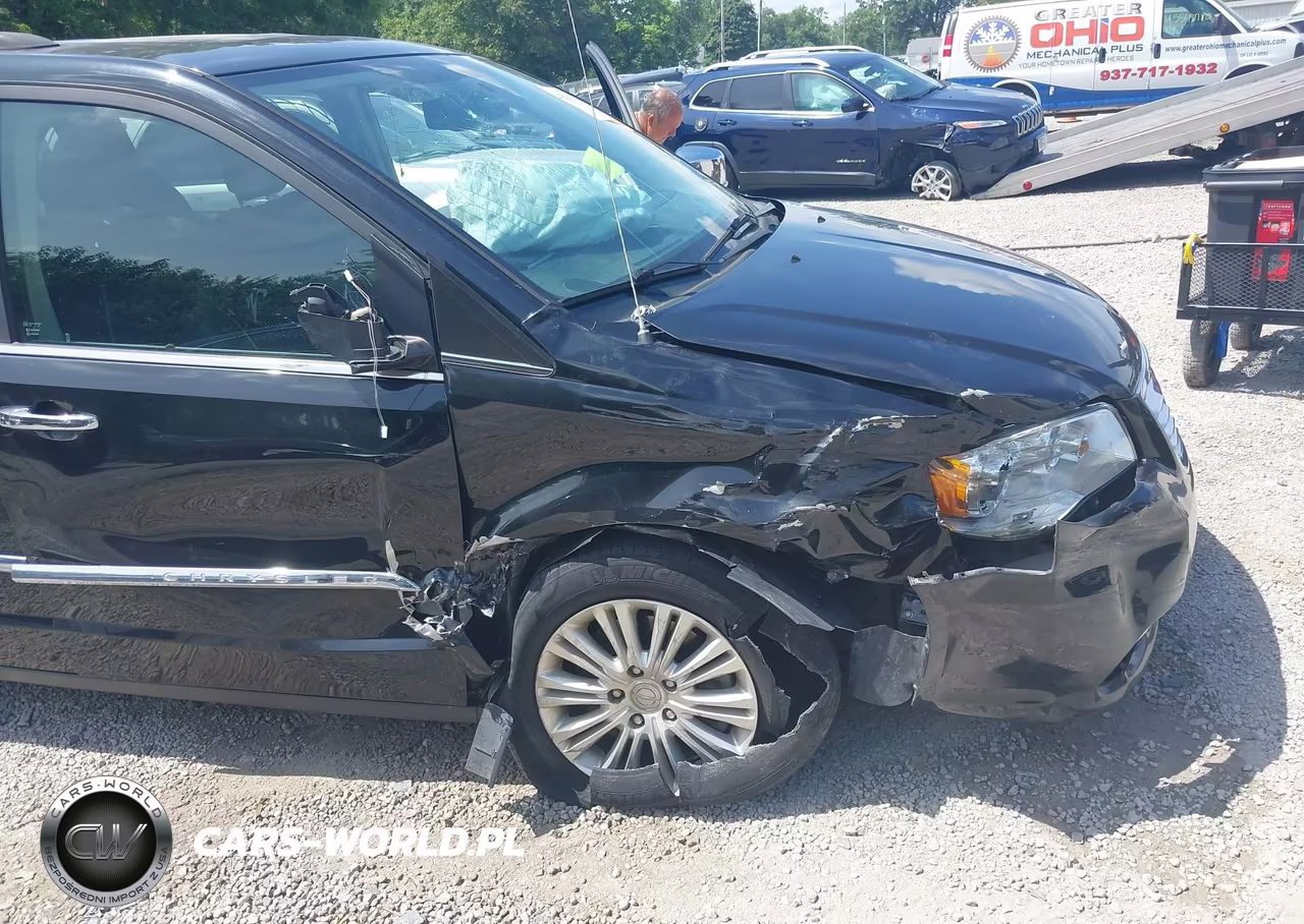 2013 Chrysler Town & Country Limited VIN:2C4RC1GGXDR805183 - 18