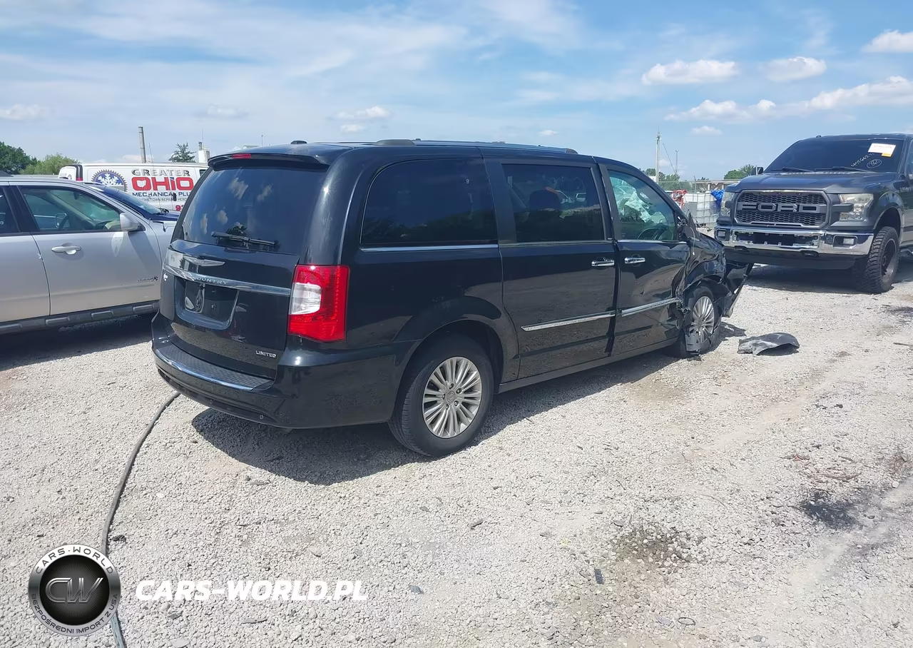 2013 Chrysler Town & Country Limited VIN:2C4RC1GGXDR805183 - 4