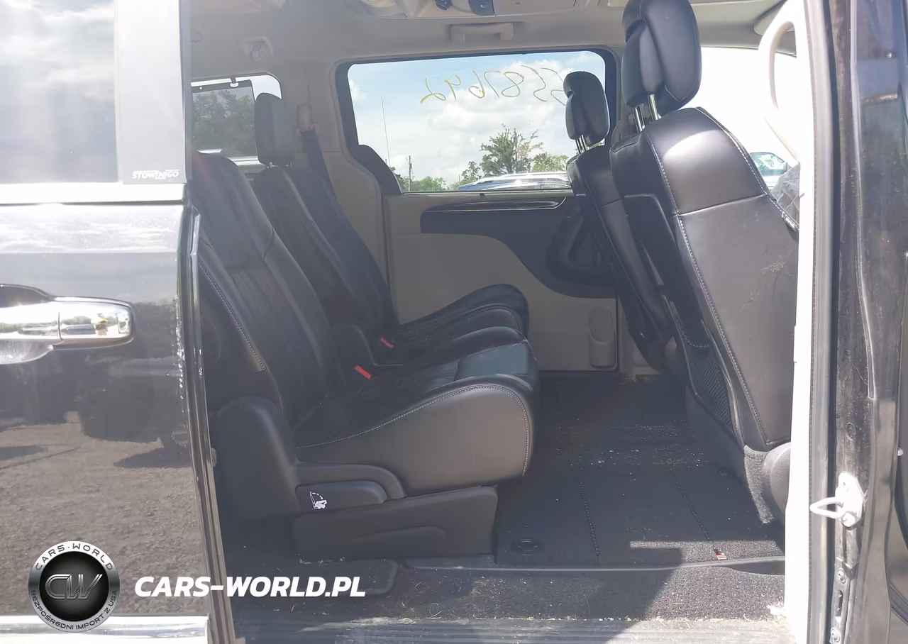 2013 Chrysler Town & Country Limited VIN:2C4RC1GGXDR805183 - 8