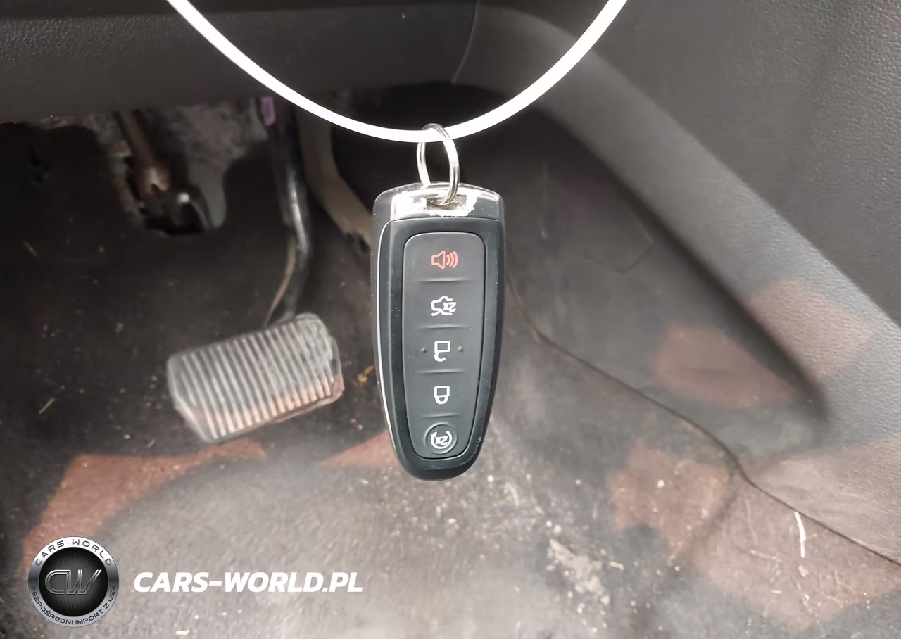 2018 Ford Escape Titanium VIN:1FMCU9J99JUC49485 - 11