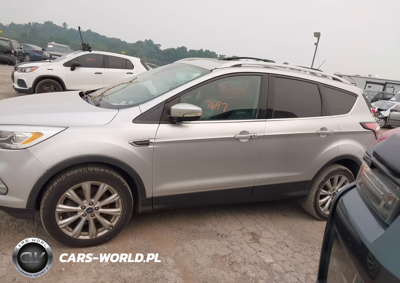2018 Ford Escape Titanium VIN:1FMCU9J99JUC49485 - 14