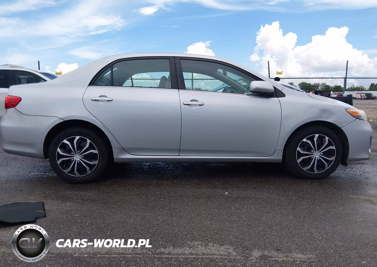 2013 Toyota Corolla Le VIN:5YFBU4EE6DP126769 - 13