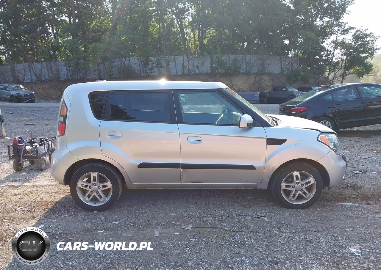 2010 Kia Soul + VIN:KNDJT2A25A7111773 - 13