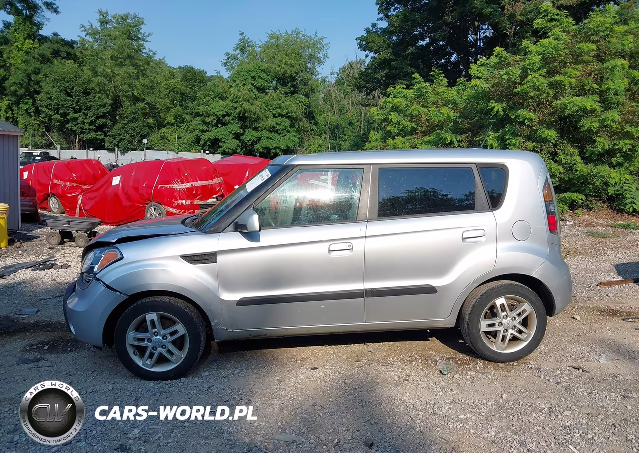 2010 Kia Soul + VIN:KNDJT2A25A7111773 - 14
