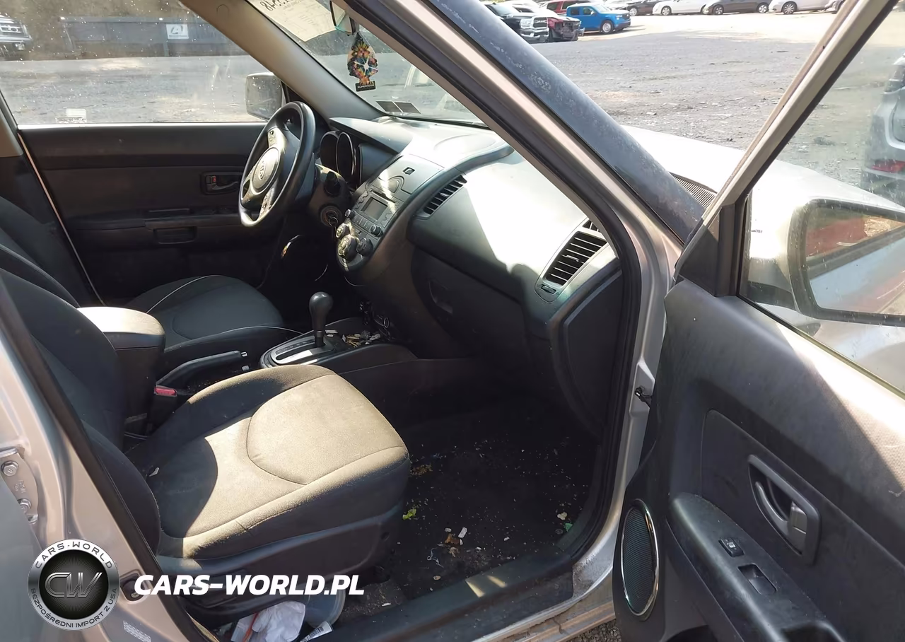 2010 Kia Soul + VIN:KNDJT2A25A7111773 - 5