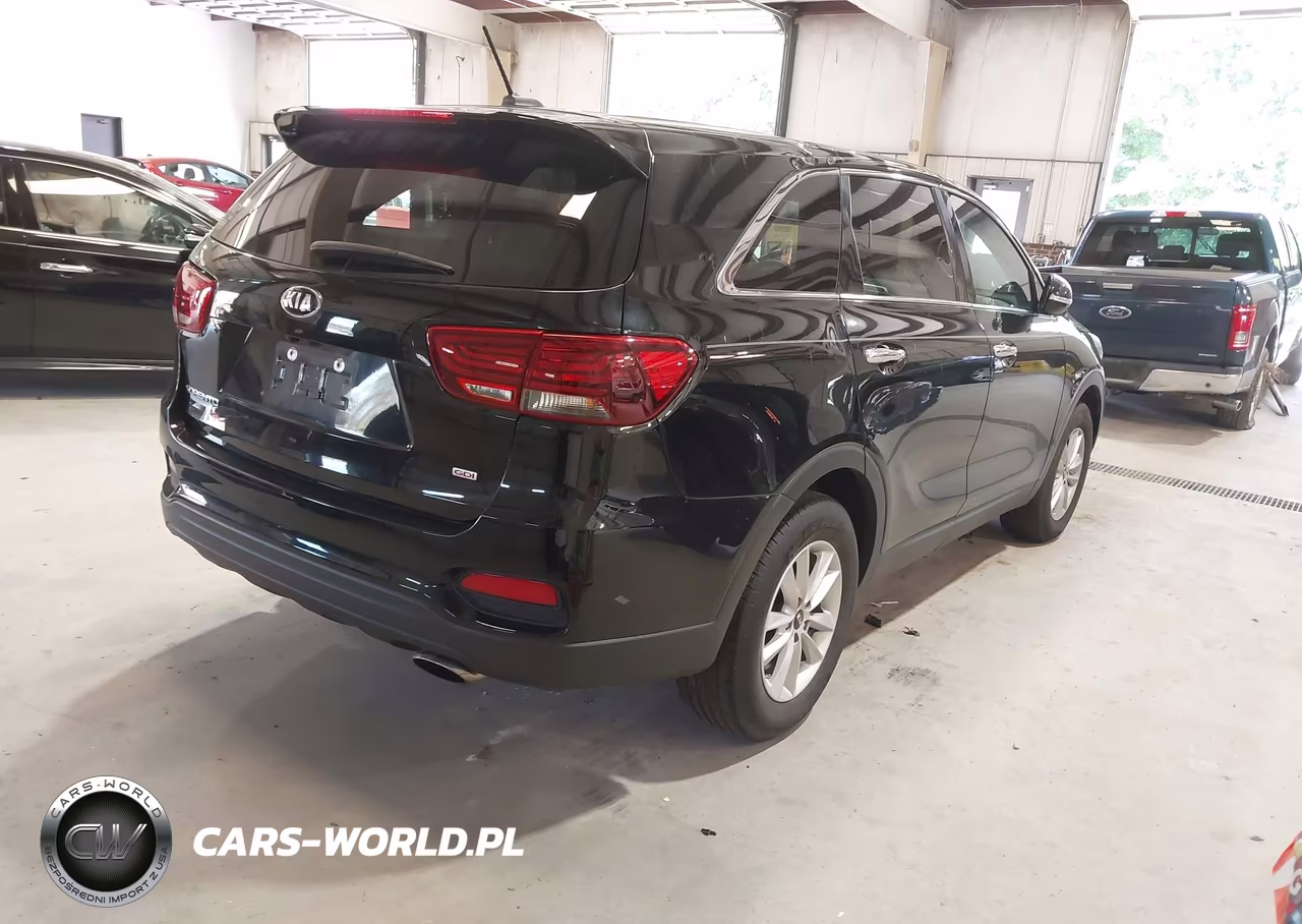 2019 Kia Sorento 2.4L L VIN:5XYPG4A38KG597812 - 4