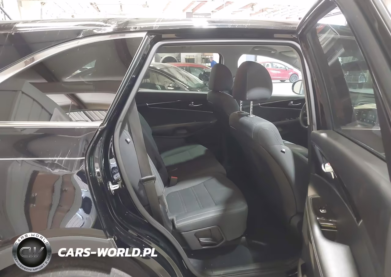 2019 Kia Sorento 2.4L L VIN:5XYPG4A38KG597812 - 8