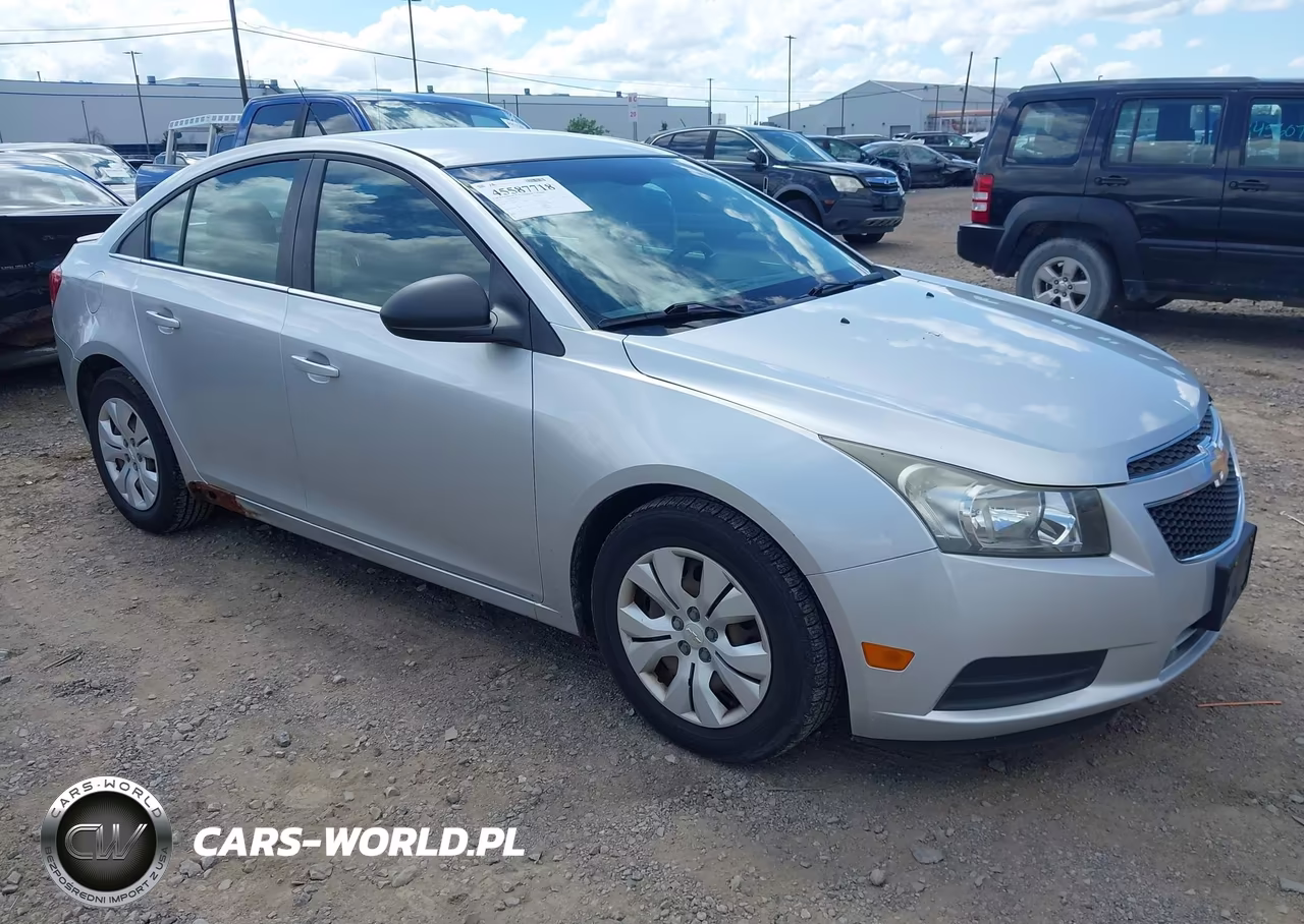 2012 Chevrolet Cruze Ls – zdjęcie 1 z 12