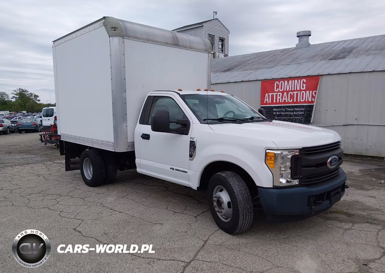 2017 Ford F-350 Chassis Xl