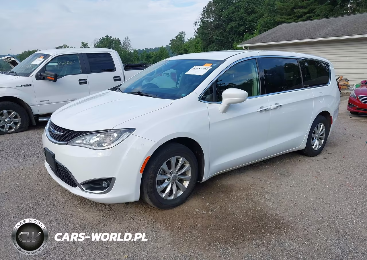 2018 Chrysler Pacifica Touring Plus VIN:2C4RC1FG5JR188885 - 2