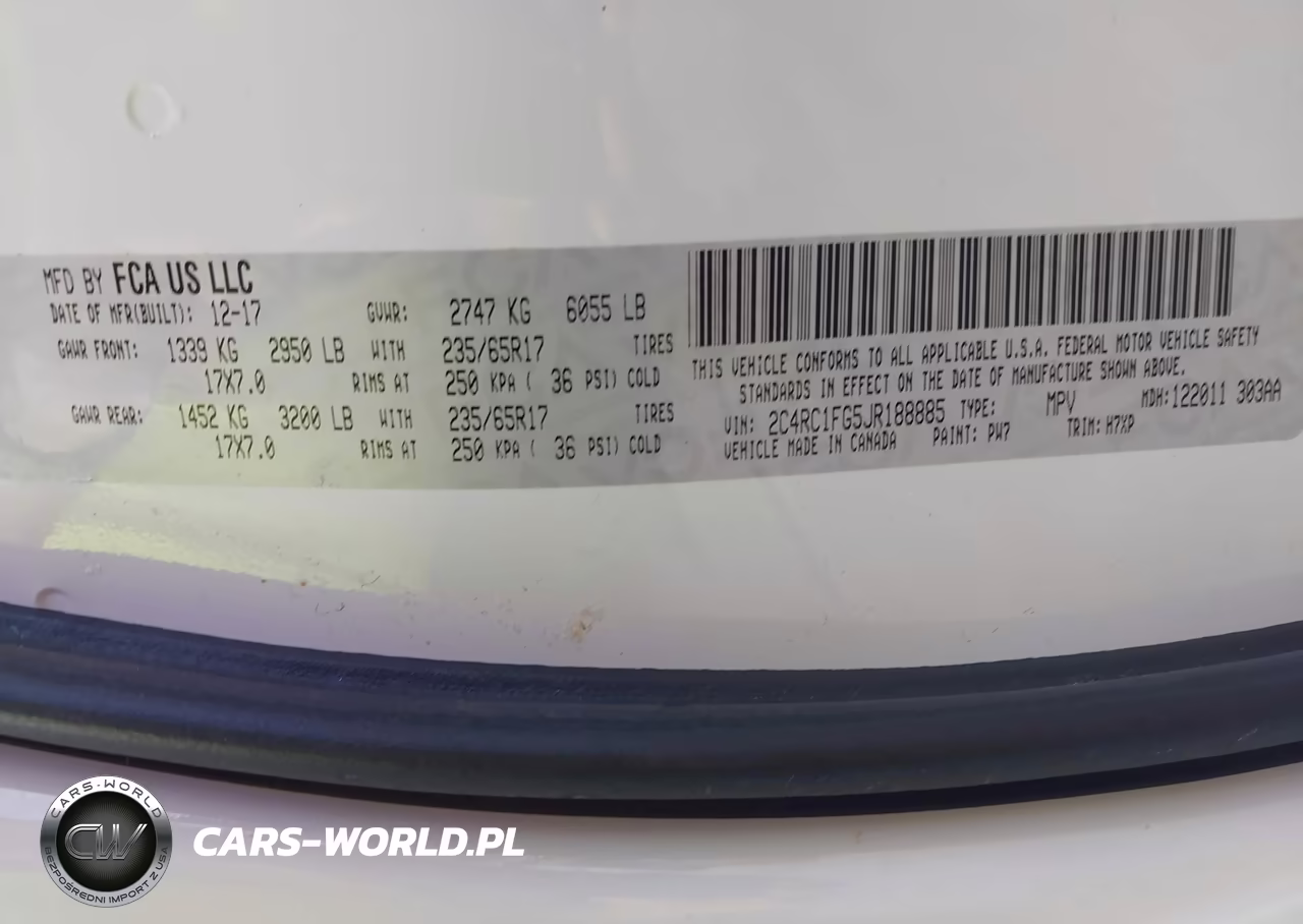 2018 Chrysler Pacifica Touring Plus VIN:2C4RC1FG5JR188885 - 9
