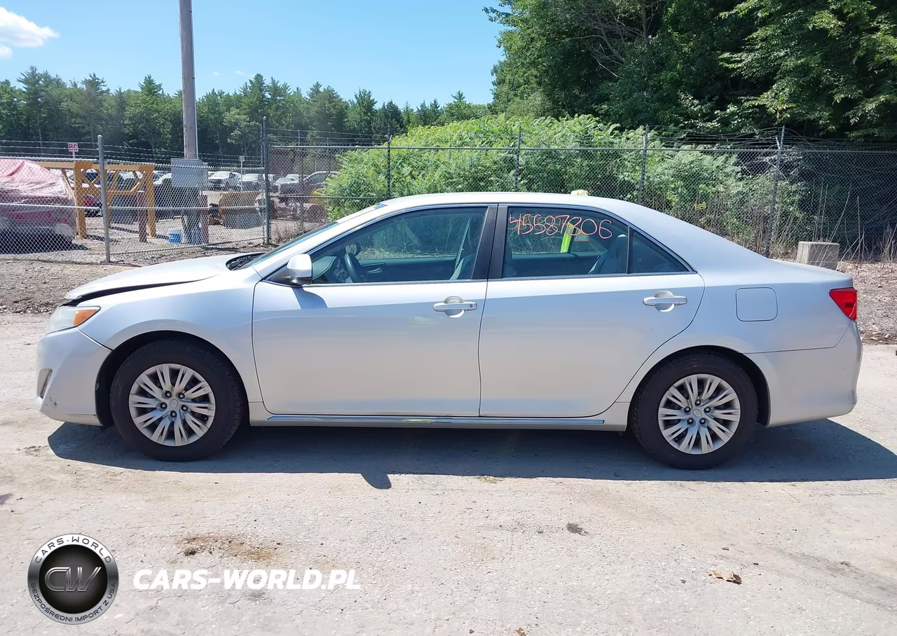 2014 Toyota Camry Le VIN:4T1BF1FK2EU438004 - 14