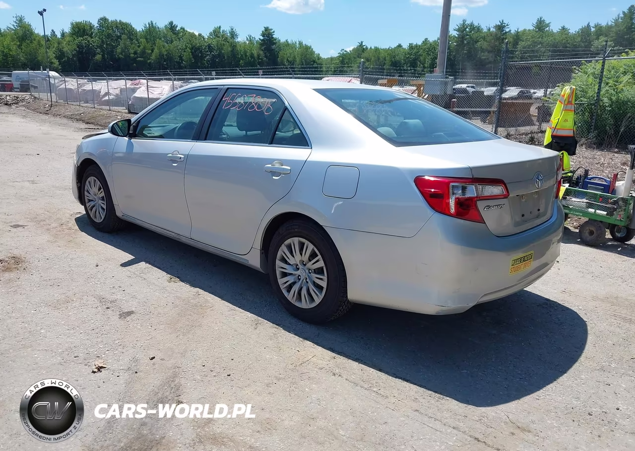 2014 Toyota Camry Le VIN:4T1BF1FK2EU438004 - 3