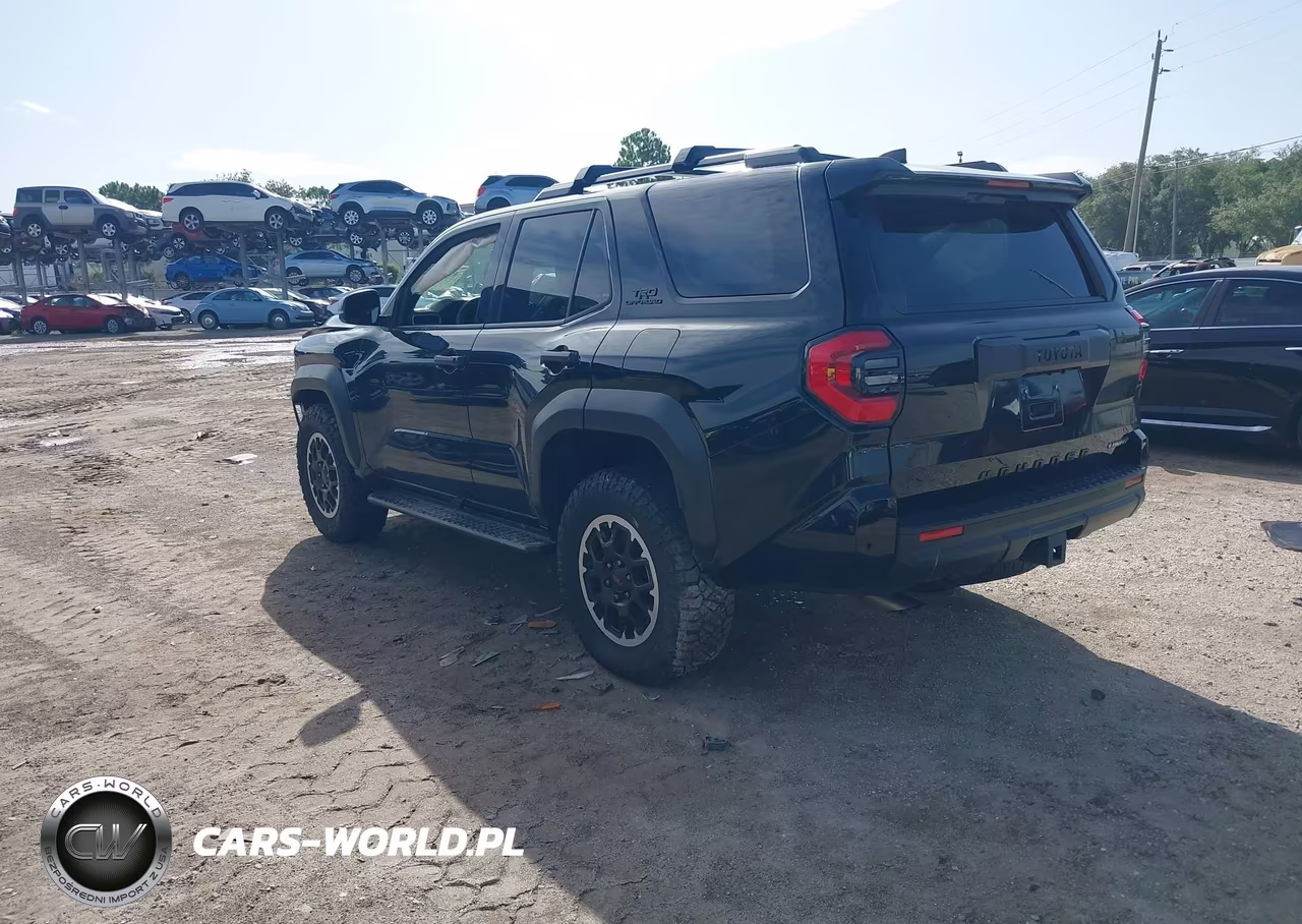 2025 Toyota 4Runner Hybrid Trd Off Road VIN:JTEVB5BRXS5007631 - 3