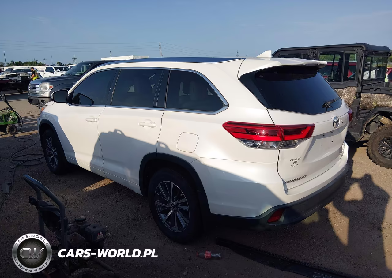 2017 Toyota Highlander Xle VIN:5TDJZRFH5HS478483 - 3