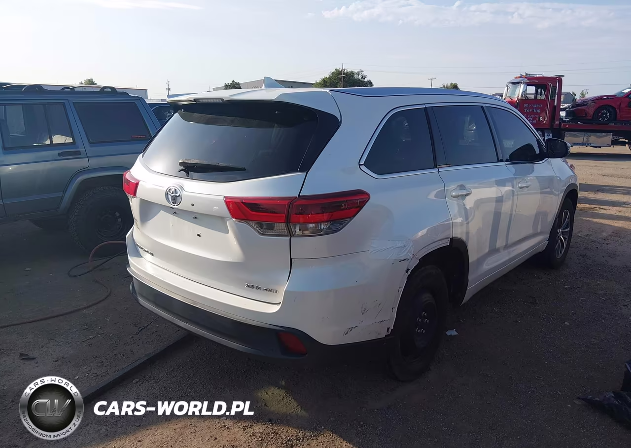 2017 Toyota Highlander Xle VIN:5TDJZRFH5HS478483 - 4