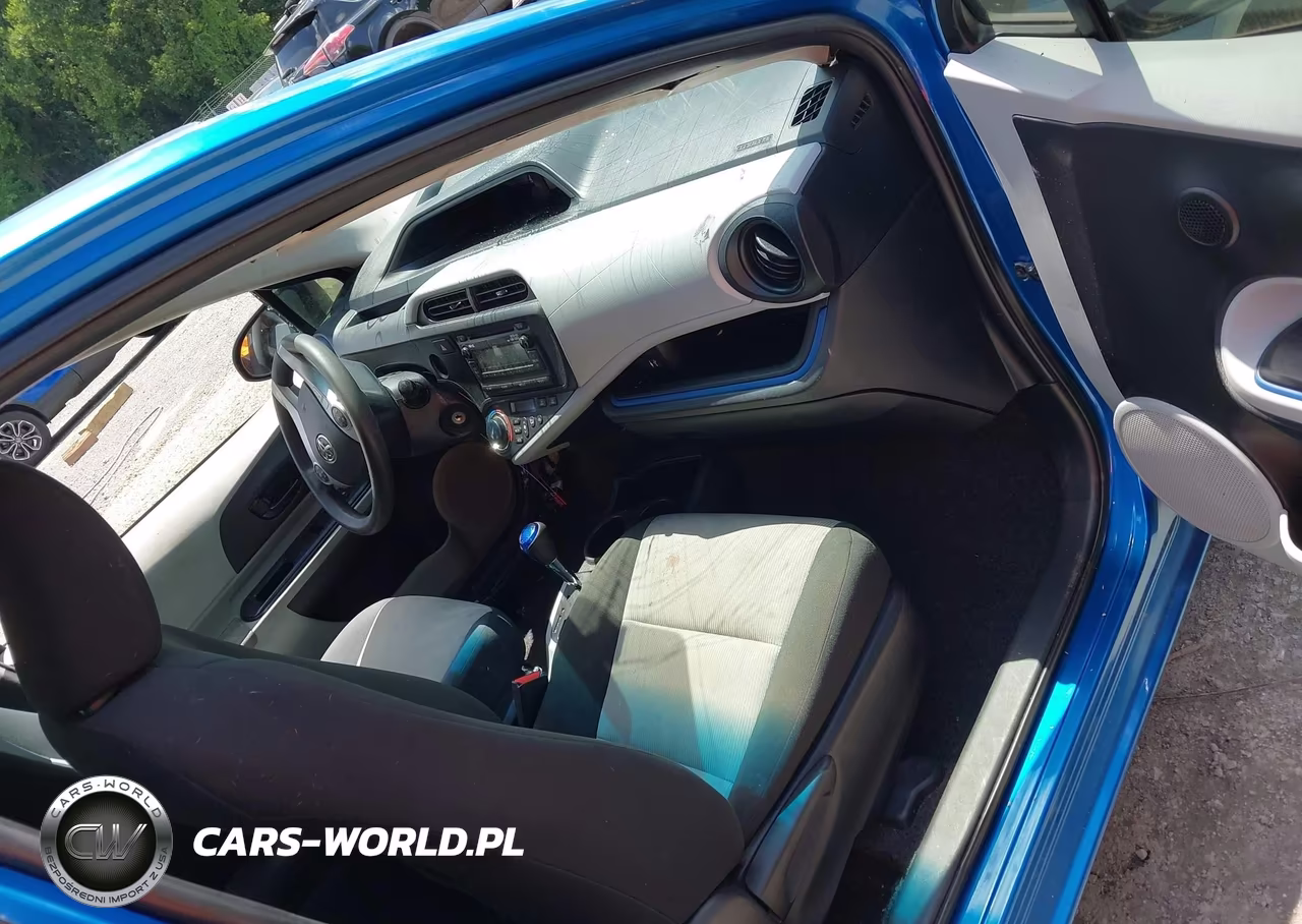 2012 Toyota Prius C VIN:JTDKDTB35C1514480 - 5