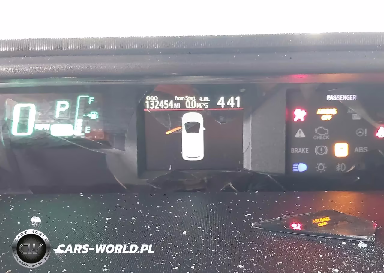 2012 Toyota Prius C VIN:JTDKDTB35C1514480 - 7