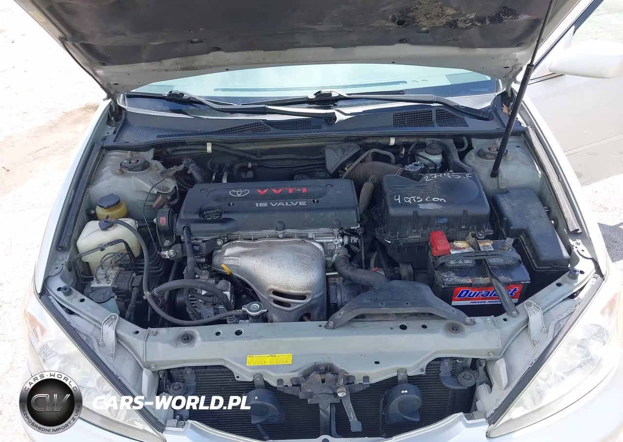2002 Toyota Camry Le VIN:4T1BE32K32U570365 - 10