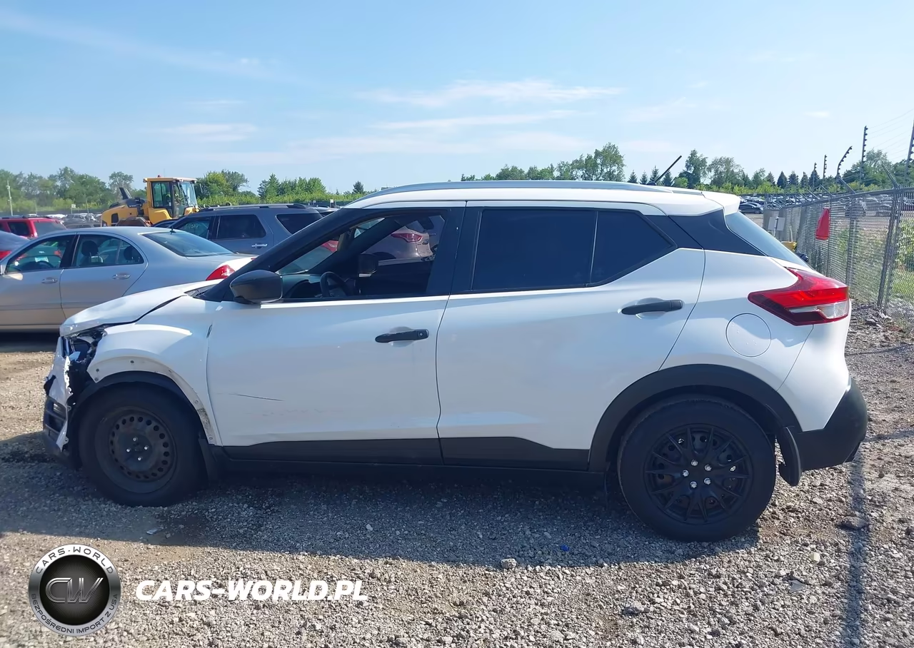 2018 Nissan Kicks S VIN:3N1CP5CU4JL530614 - 14