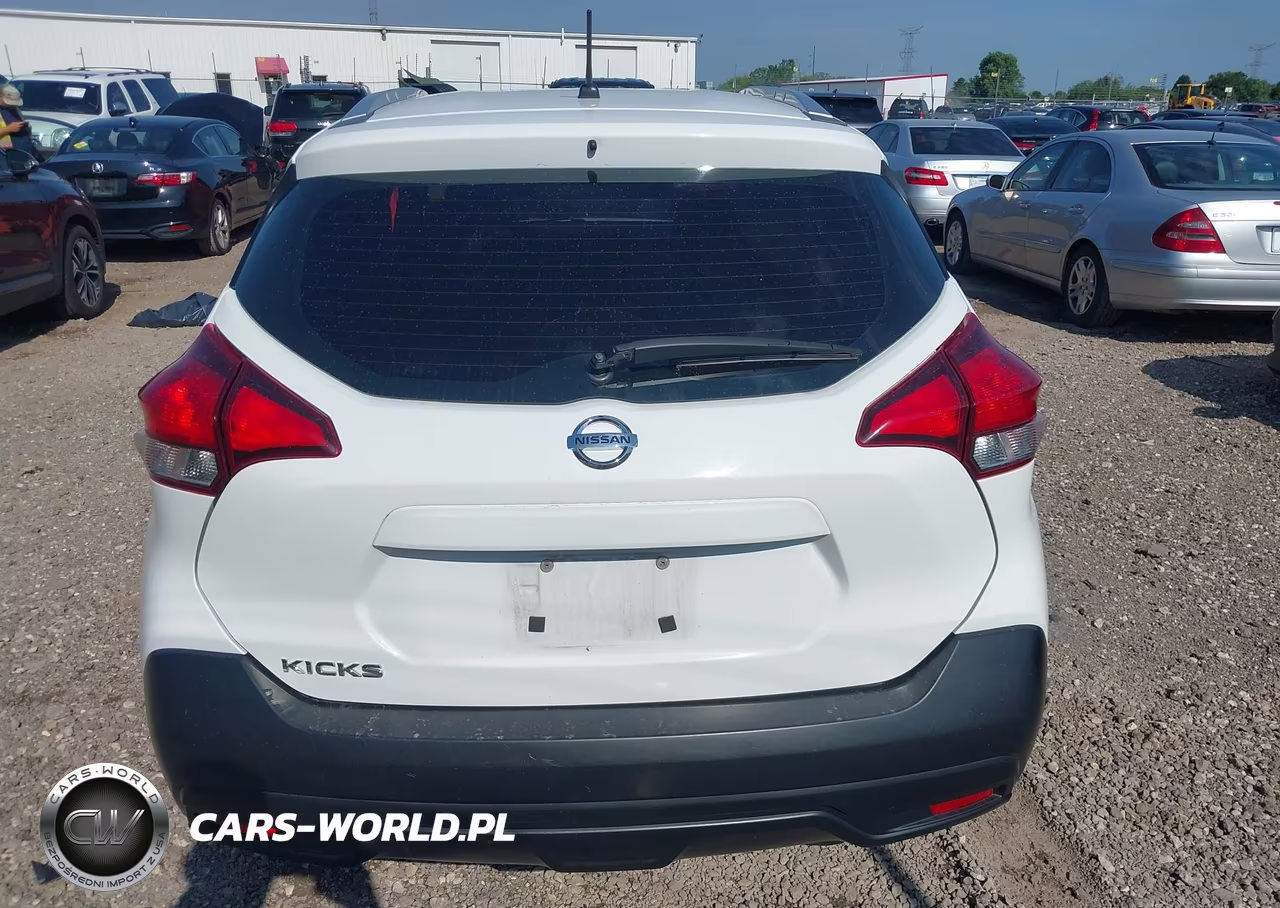 2018 Nissan Kicks S VIN:3N1CP5CU4JL530614 - 16