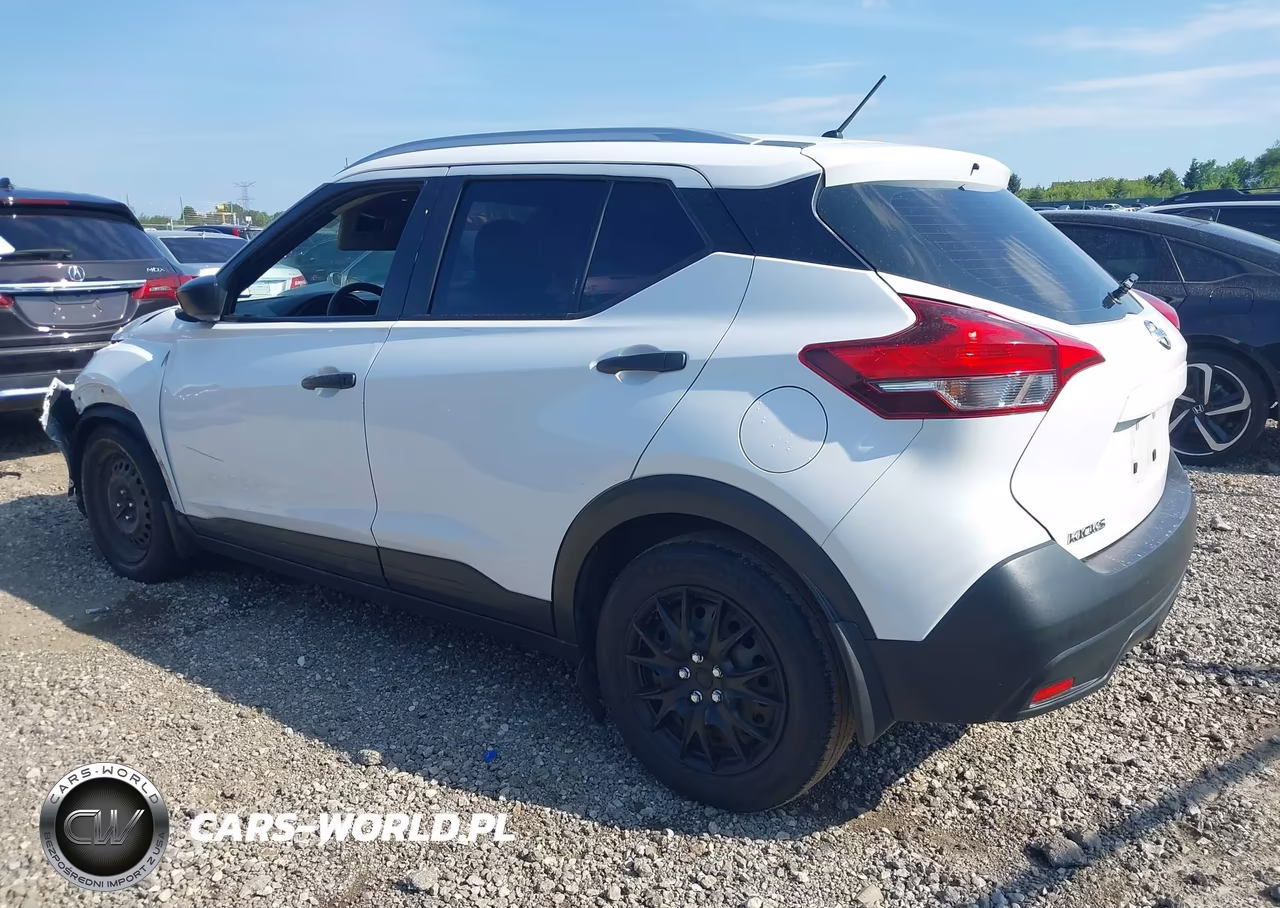 2018 Nissan Kicks S VIN:3N1CP5CU4JL530614 - 3