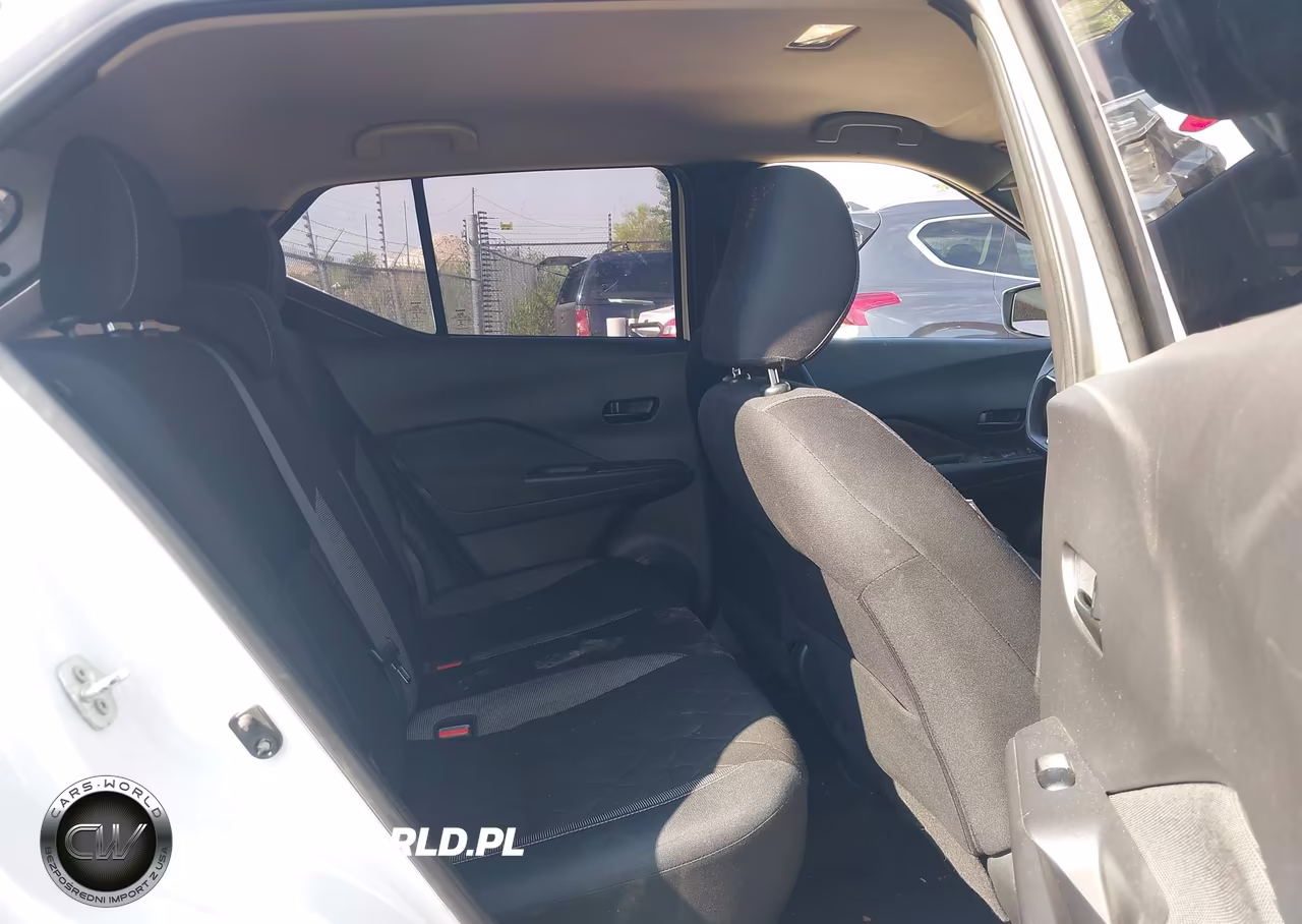 2018 Nissan Kicks S VIN:3N1CP5CU4JL530614 - 8