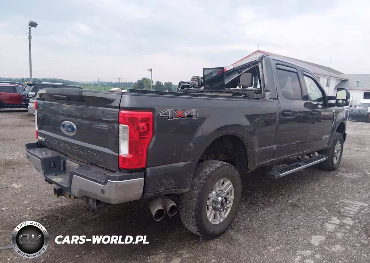 2018 Ford F-350 Xlt VIN:1FT8W3BT1JEB34675 - 4