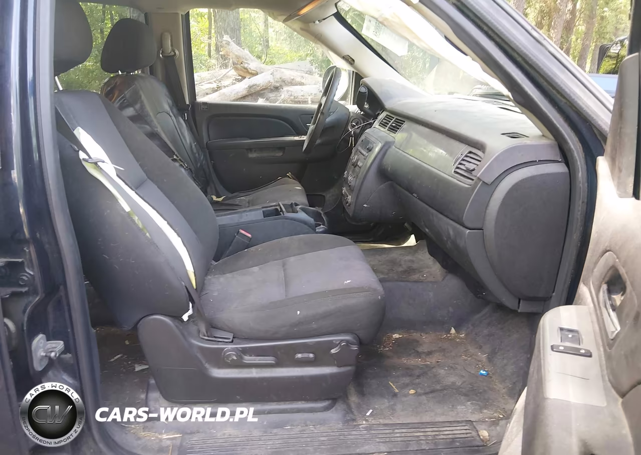 2010 Chevrolet Tahoe Ls VIN:1GNMCAE08AR258164 - 5